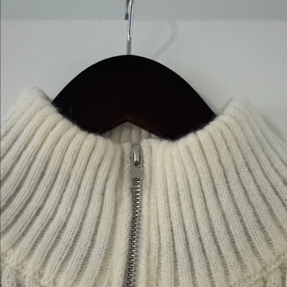 Commense Cream and Black Mock Turtleneck Sweater

19” p2p
19” length - Picture 3 of 4